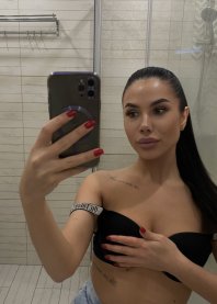 Anika 💓