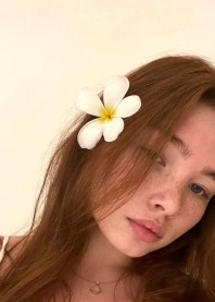 София МАЛЫШКА С ВЕСНУШКАМИ