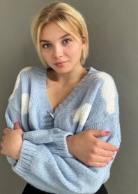 Беременная с животом 8м